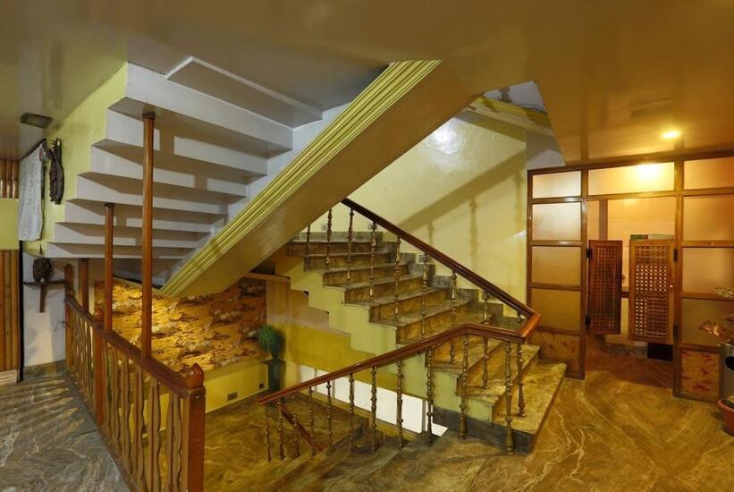 Hotel Assembly Шиллонг Екстер'єр фото