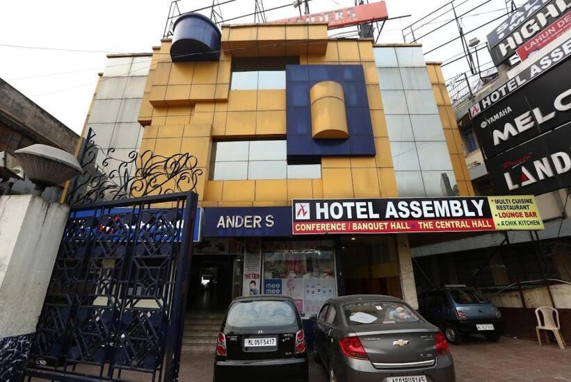 Hotel Assembly Шиллонг Екстер'єр фото