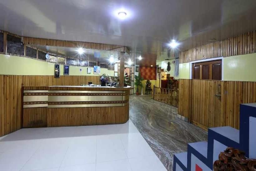 Hotel Assembly Шиллонг Екстер'єр фото