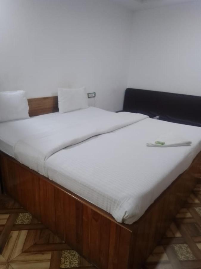 Hotel Assembly Шиллонг Екстер'єр фото