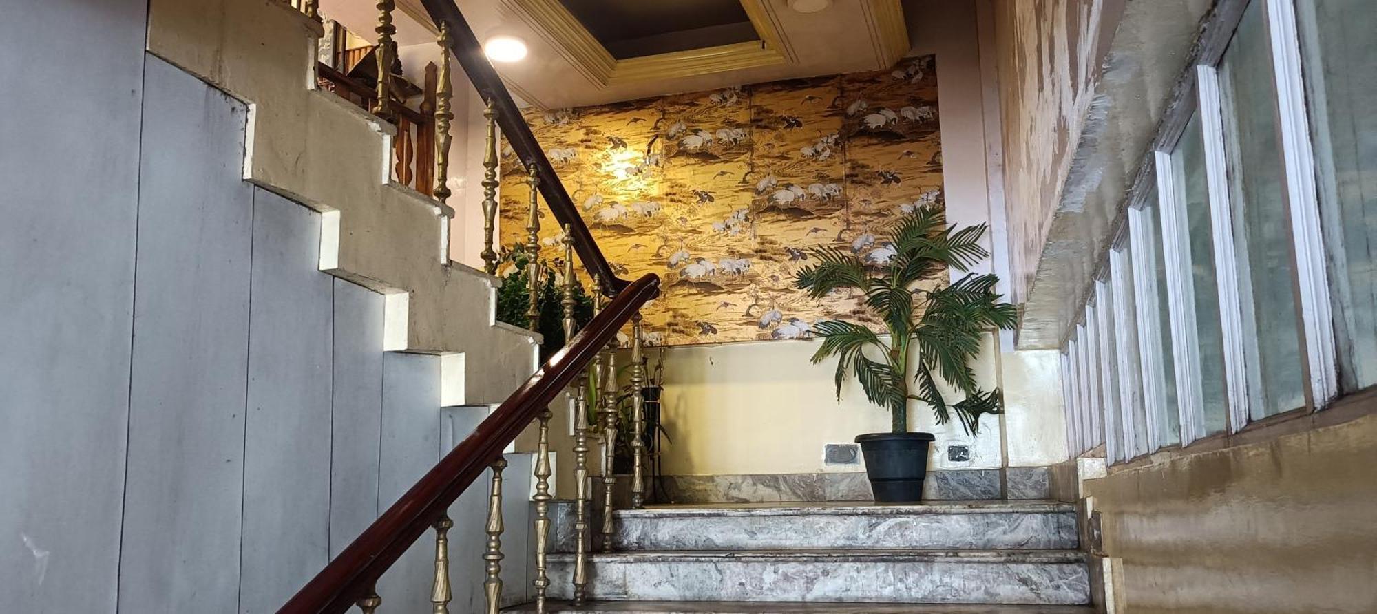 Hotel Assembly Шиллонг Екстер'єр фото