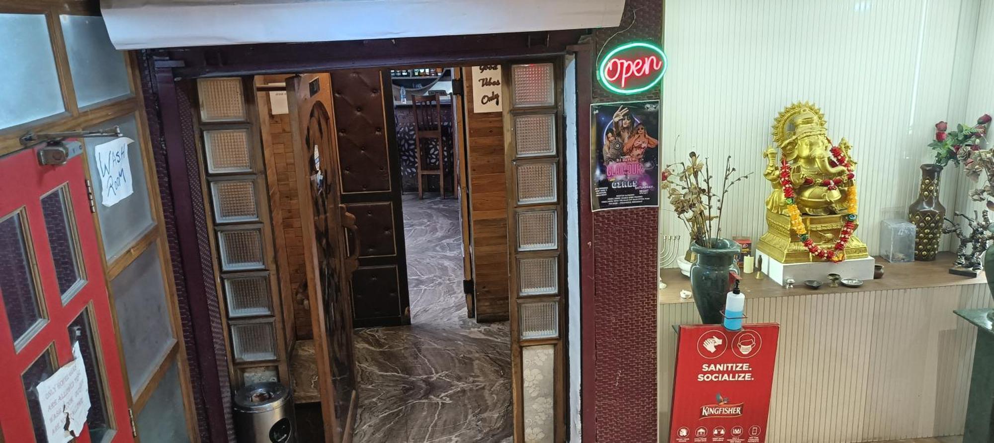 Hotel Assembly Шиллонг Екстер'єр фото
