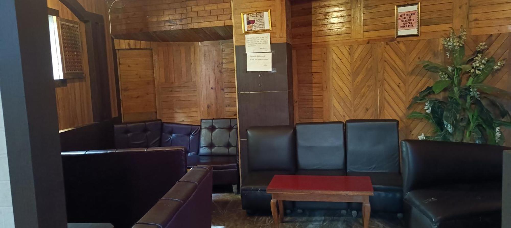 Hotel Assembly Шиллонг Екстер'єр фото