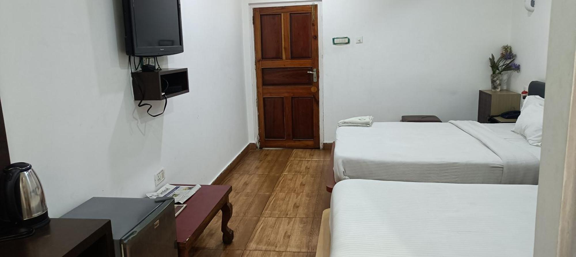 Hotel Assembly Шиллонг Екстер'єр фото