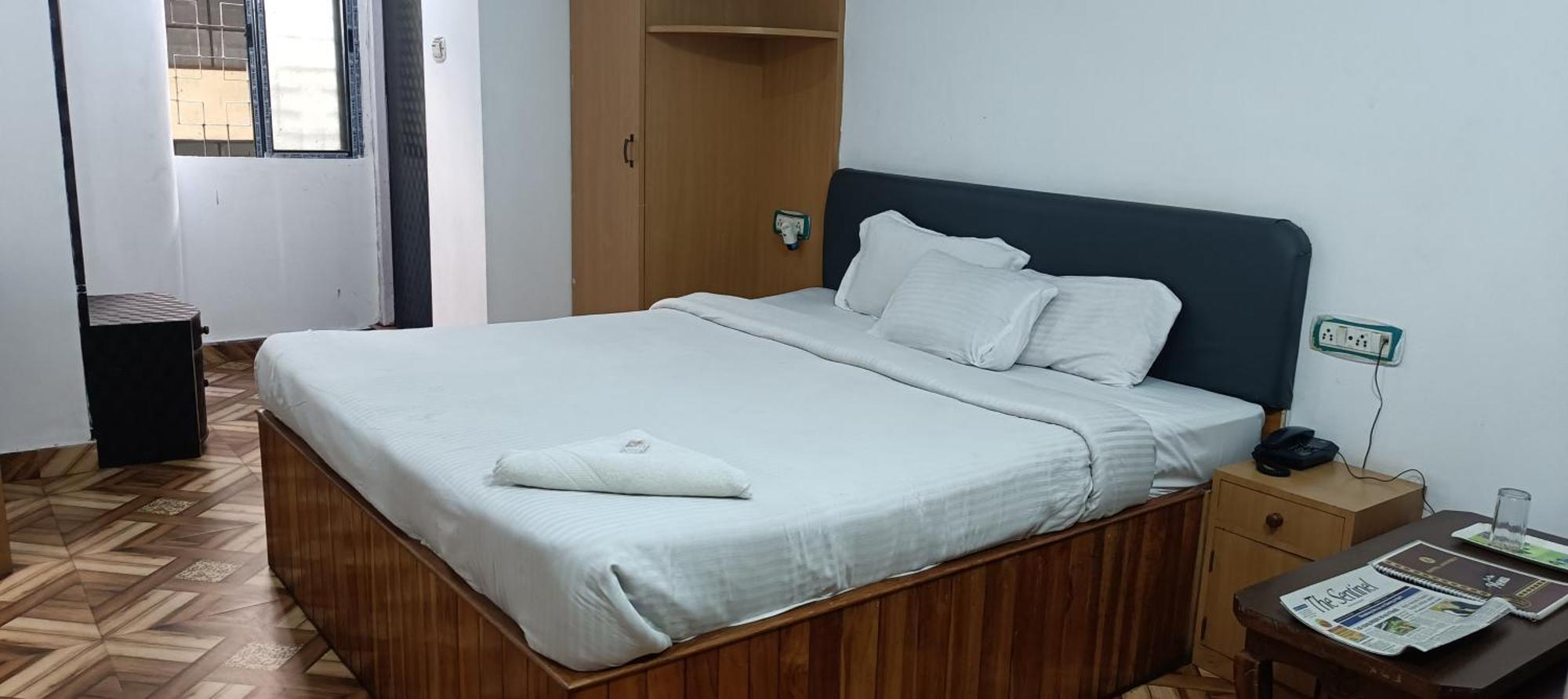 Hotel Assembly Шиллонг Екстер'єр фото