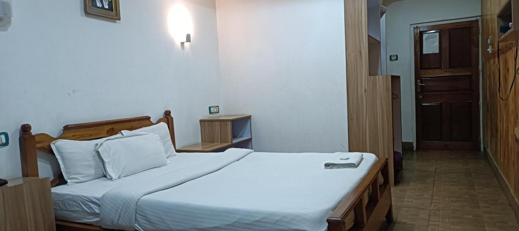 Hotel Assembly Шиллонг Екстер'єр фото
